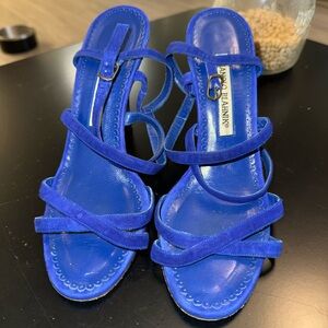 MANOLO BLAHNIK blue suede bayan strappy heels size 37.5